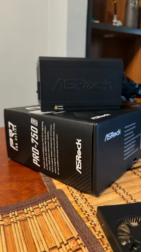 Fonte ASRock PRO-750B 80PLUS BRONZE NOVA E COM NOTA FISCAL 