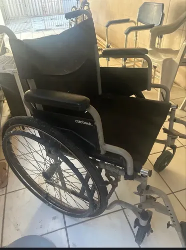 Cadeira e aluguel de casa de praia