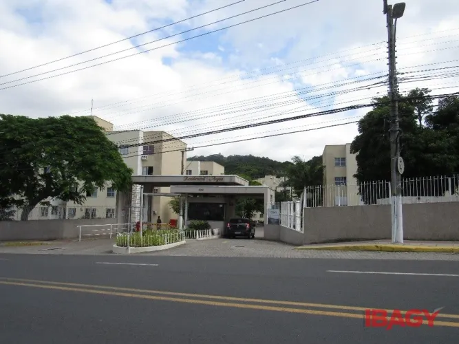 Excelente Apartamento 2 dormitório(s) em Coqueiros - Florianópolis
