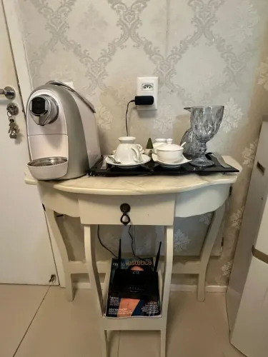 Aparador de Café branco