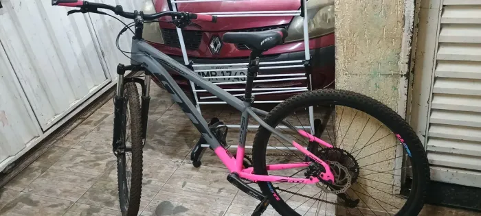 Bicicleta GTI aro 29 12 v relação absolute freio hidráulico.