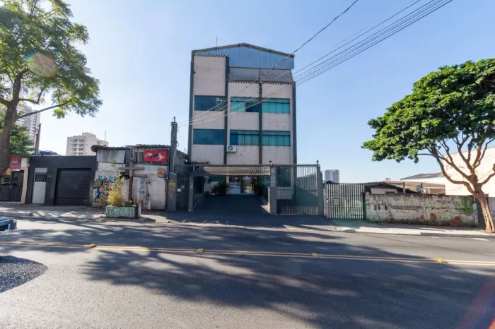 Prédio comercial na Rua Vergueiro, 7535 500 m²