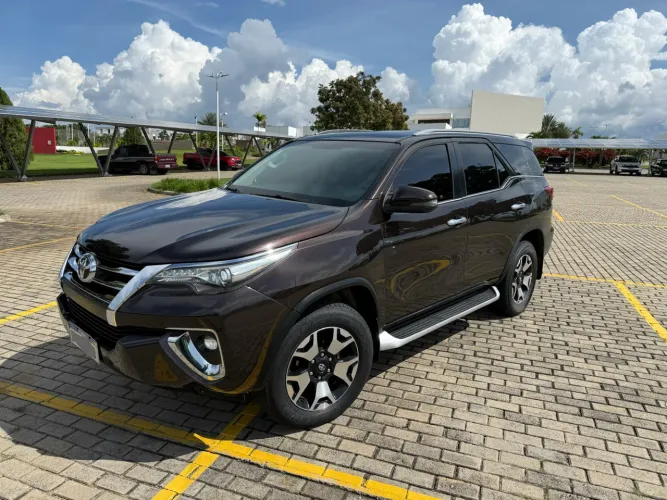 Toyota Hilux SW4 SRX 4X4 2.8 TDI 16V Dies. Aut. 2019