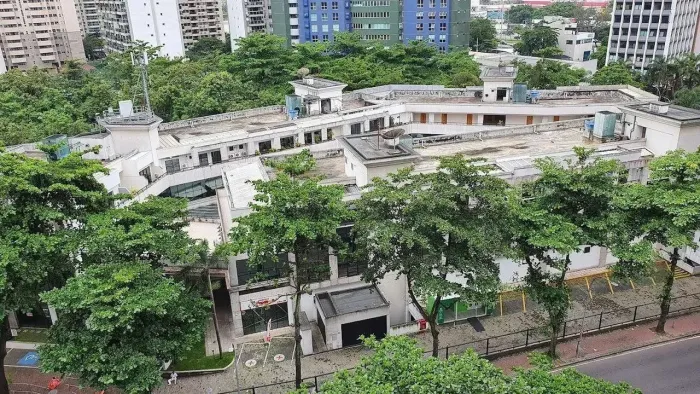 Lote/Terreno para aluguel possui 120 metros quadrados