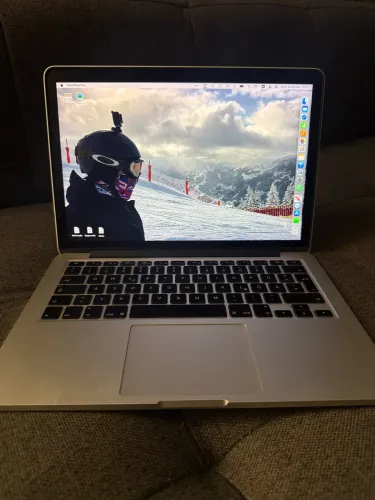 MacBook Pro 13" i5 8gb 256gb