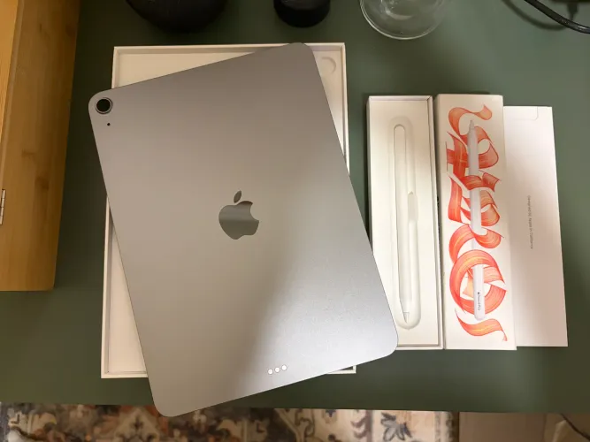 iPad Air M3 128gb + Apple Pencil Pro 2 (pouco uso)