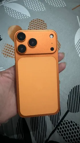 IPhone 11 sabor 17 pro laranja