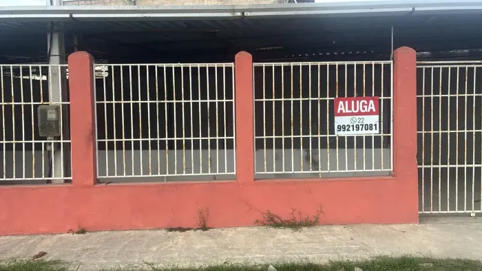Araruama/Praia Gavião/Lj frente para a Rodovia