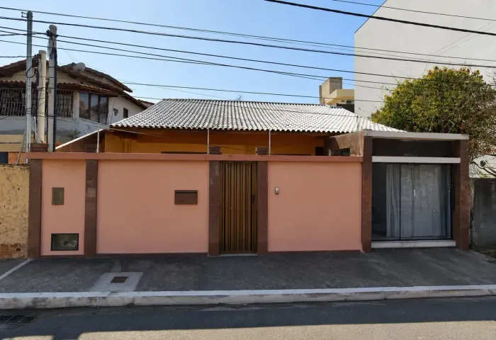 Imóvel para aluguel com 156 metros quadrados com 3 quartos em Cavaleiros - Macaé - RJ