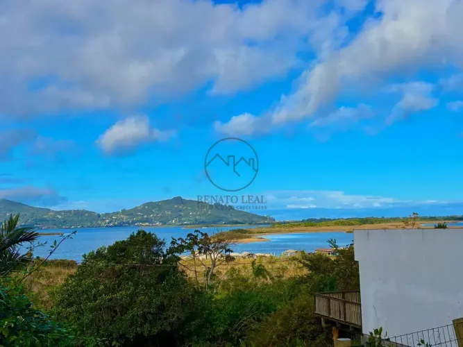 Térrea para venda tem 90 metros quadrados com 2 quartos em Encantada - Garopaba - SC