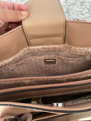 Vende-se bolsa GUESS, nova!!