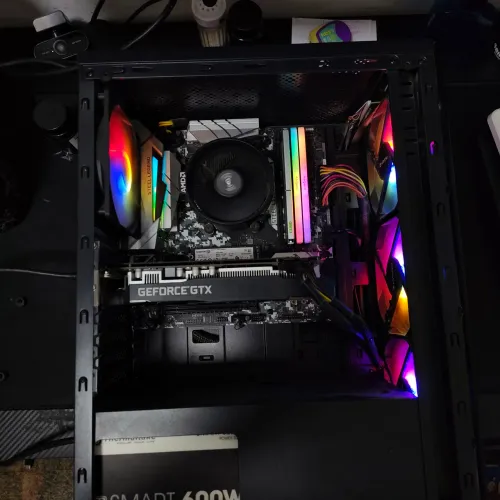 Pc gamer ryzen 5 5600x + 32gb de ram + 2 monitores