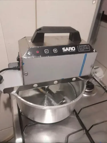 Panela mexedora saro