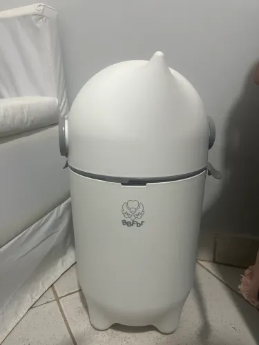 Lixeira para quarto do bebê 