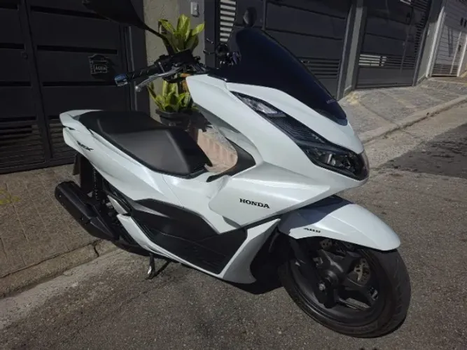 Honda PCX ABS 2023/2024 - Apenas 5.800km - Novíssima!