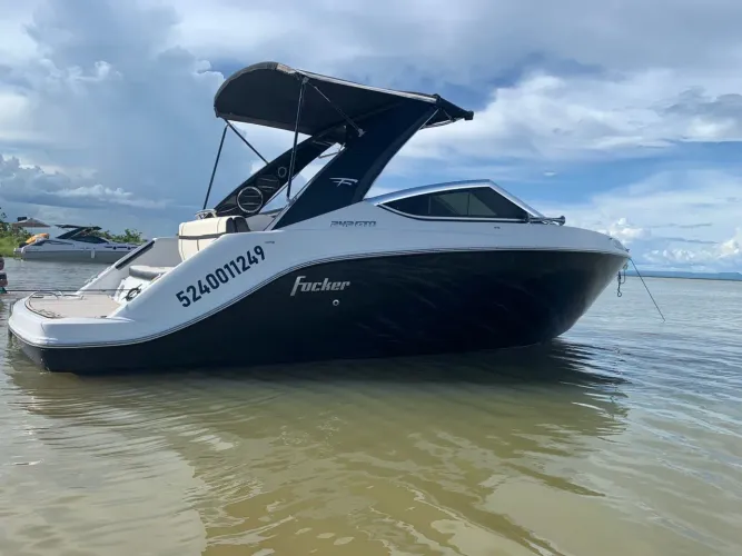 Lancha Focker 242