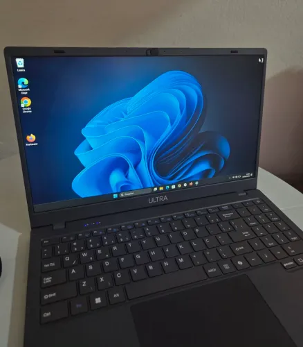 Notebook 8Gb Ram 256 Sdd com garantia.