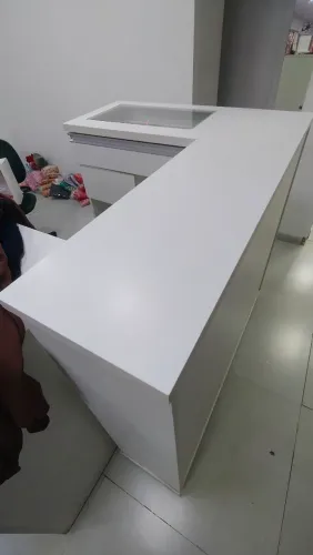 Balcão caixa para loja MDF em formato L