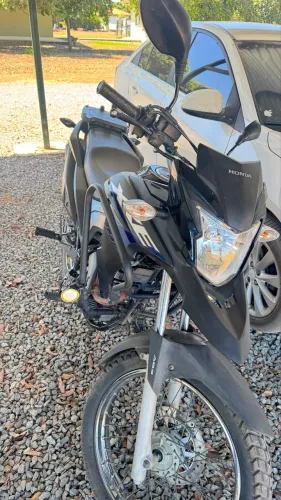 Vende se moto 190 xre *78