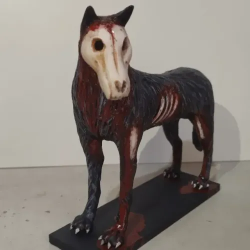 Escultura Lobo cinzento zumbi, peça única, em biscuit