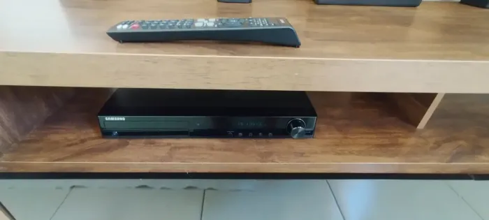 Home Theater Samsung 5.1 HT?Z210 - Receiver/Amplificador + Subwoofer + 5 Caixas