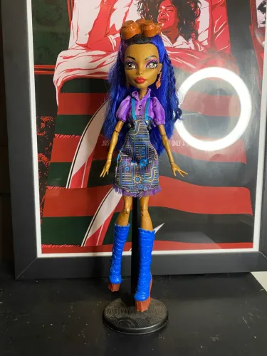 Boneca Monster High Robecca