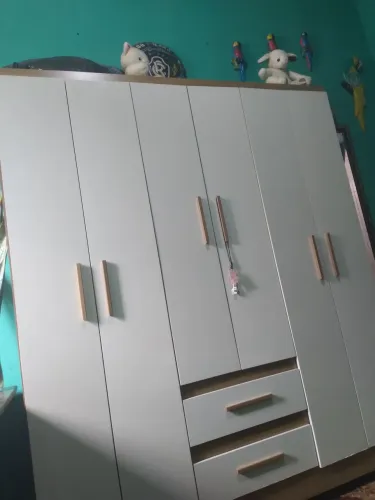 guarda roupa semi novo