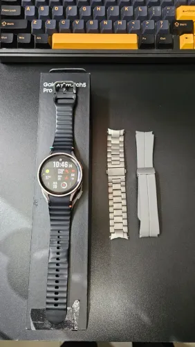 Galaxy Watch 5 Pro 45mm Samsung - Titânio Cinza - Tela de Safira (Bluetooth)