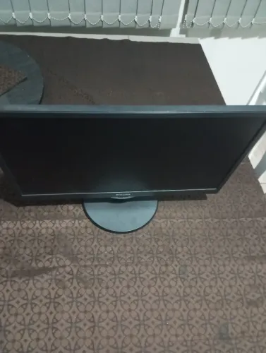 Monitor Philips 223v5LHSB2 57 60hz - Usado