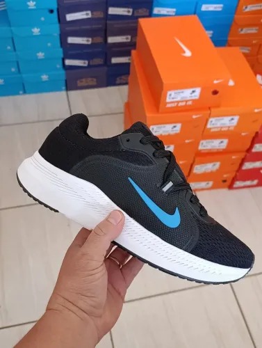 Tênis masculino 