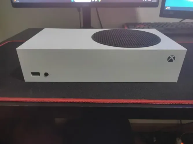 Xbox Series S em Excelente Estado - Funcionando Perfeitamente