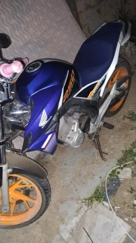 Moto a venda segundo dono leia a descrição