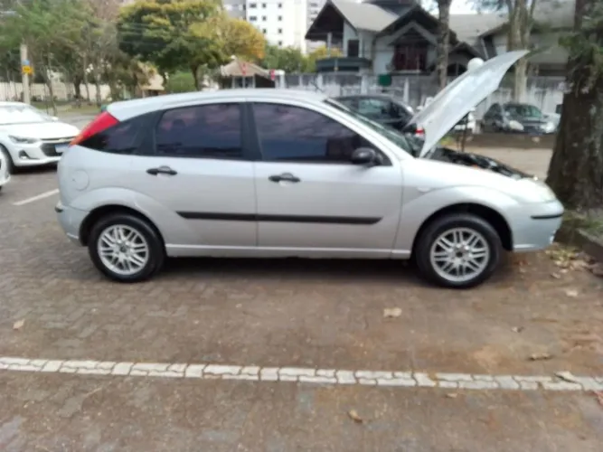 Ford Focus 1.6 S/se/se Plus Flex 8v/16v 5P 2006