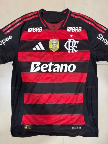 Camisa pedro jogo autugrafada pelo elenco 2025