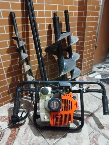 Perfurador de solo