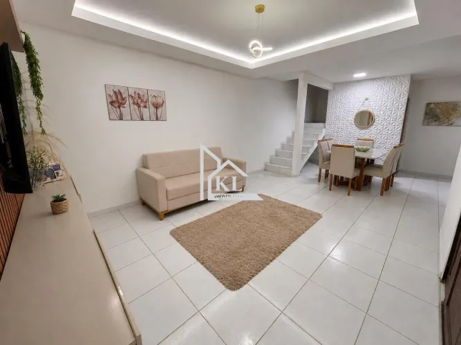 Vendo Casa Duplex no Planalto 3 Quartos, Ventilada - Somente Pagamento Avista