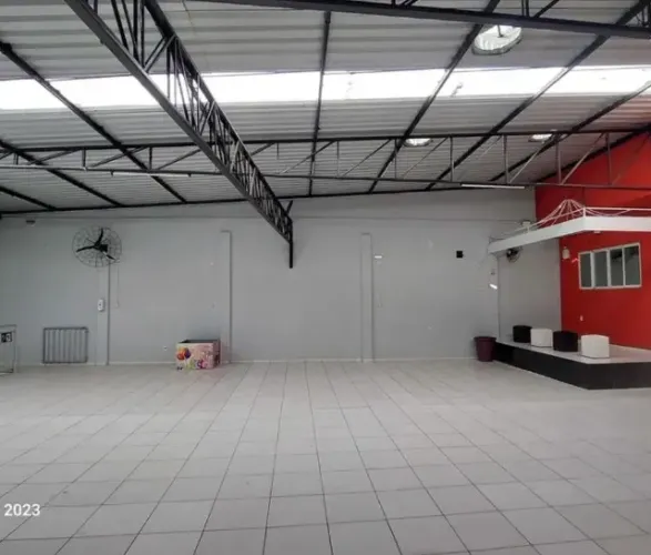 Vendo ou Alugo Galpão/Armazém 400m² Todo Reformado na Compensa