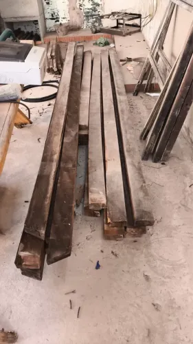 Vigas de  madeira de diversos tamanhos 