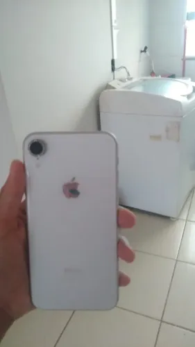  iPhone XR branco todo original  Face ID não funciona  e está com falhas no display 