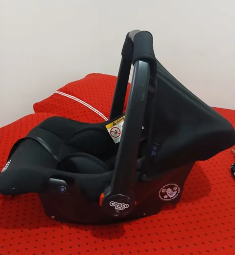 Vendo bebê conforto 
