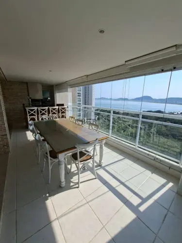 Apartamento 180 metros e vista para o mar na Enseada - Guarujá