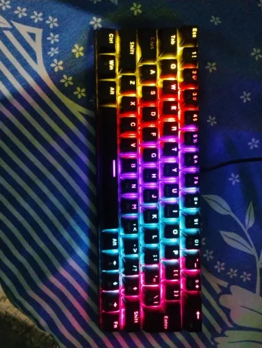 TECLADO MECÂNICO 65% EM EXCELENTE ESTADO
