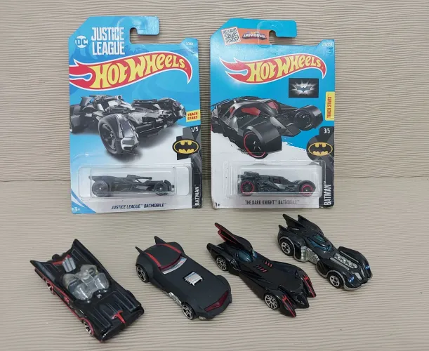 Lote 6 Hot Wheels - Batman