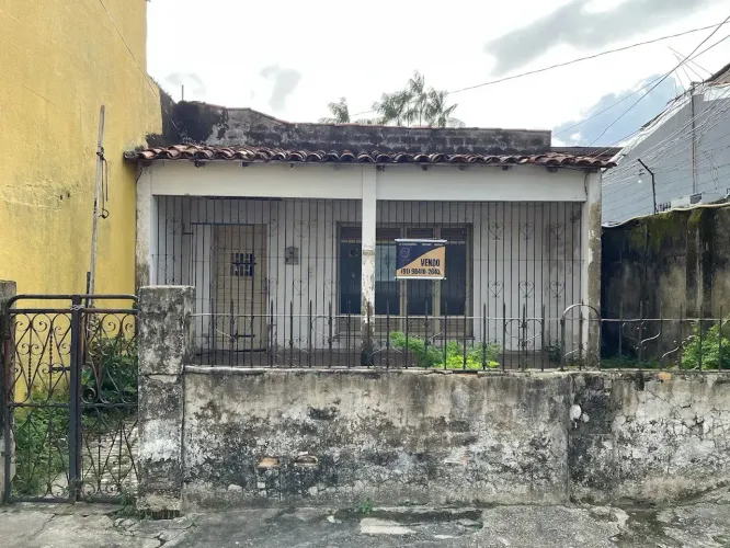 Terreno para venda com 469 metros quadrados em São Brás - Belém - PA
