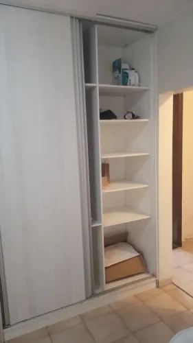 Armário de embutir