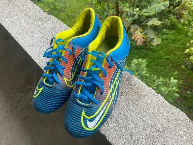 Chuteira Nike Zoom Mercurial Vapor 15 Academy