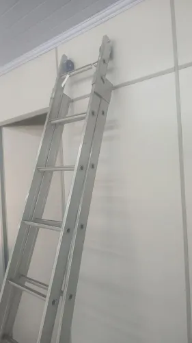 Escada de alumínio de alta qualidade extensiva.