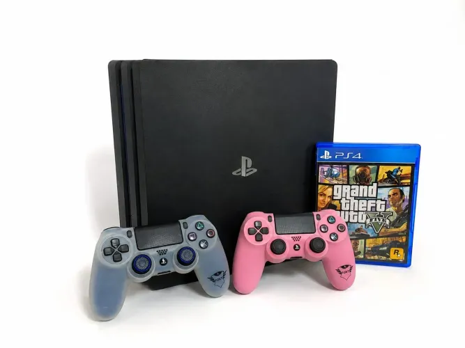 Console playstation 4pro 1tb  4k + 2 controles  + 1 jogo físico e mais de 6 jogos na RAM 