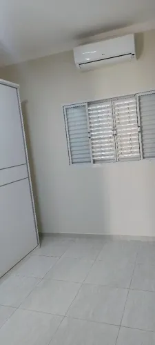 Aluga se casa conservada