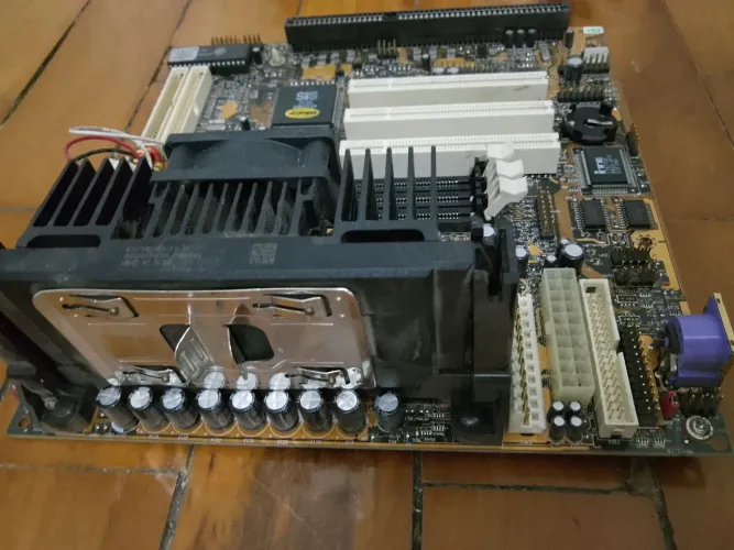 PentiumII 400Mhz Placa Mãe Socket 7 Sis5595 Sis98 Agp 8M